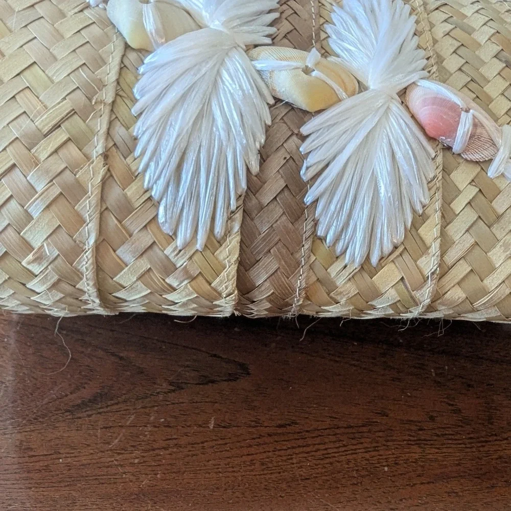 Woven Straw Tote Bucket‎ Shoulder Bag Tan Seashell Raffia  Fabric Lined Beach